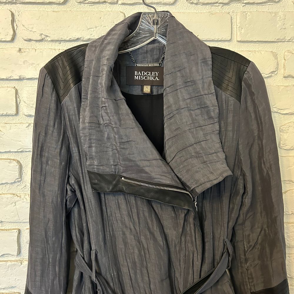 Badgley Mischka Women's Lightweight Long Jacket Size Small Gray Black - Picture 3 of 11